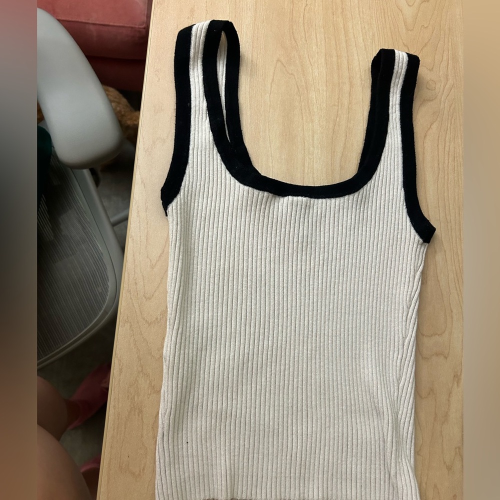 H&M ribbed tank - Picture 4 of 5